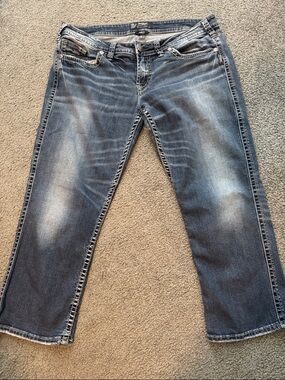 Silver Jeans Faded Blue Cropped Denim Capris